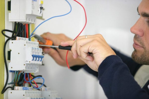 electrician Claygate 1